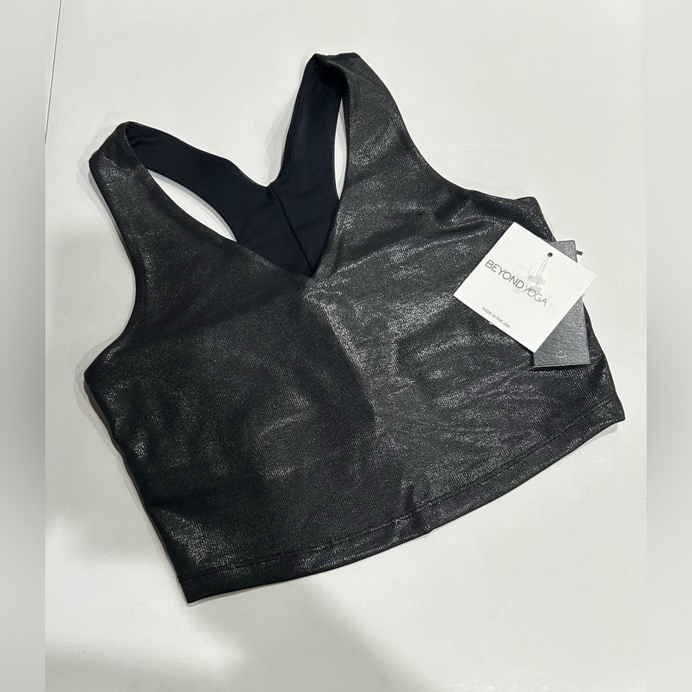 Beyond Yoga Women's Medium Heather Rib Black Shine Glow On Cropped Tank Top NWT